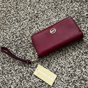 Michael Kors wallet NWT